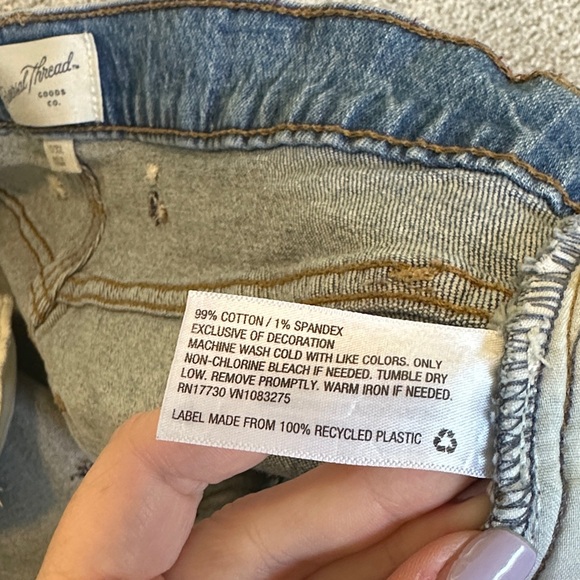 Universal Thread Blue Straight Leg Jeans with Embroidery - Picture 4 of 8